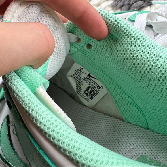 Authentic Nike Dunk Low Green Glow womens 8 - Picture 3 of 5